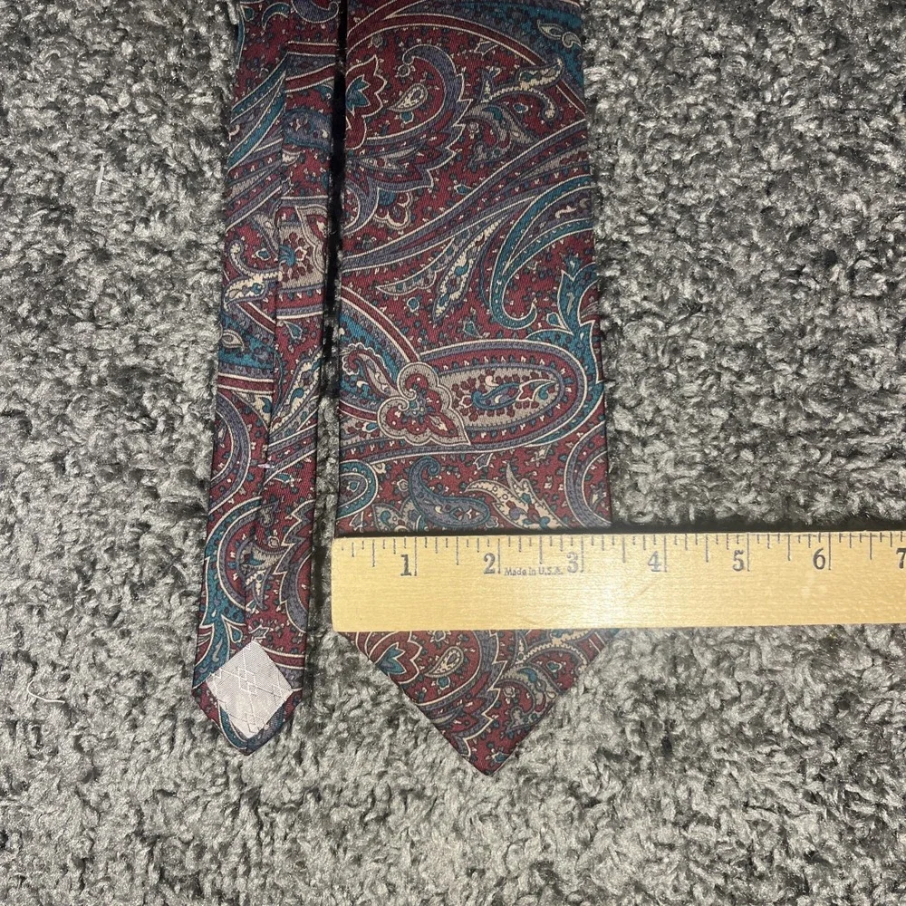 VTG Geoffrey Beene Paisley Made In‎ USA Italian Silk Fabric Neck Tie